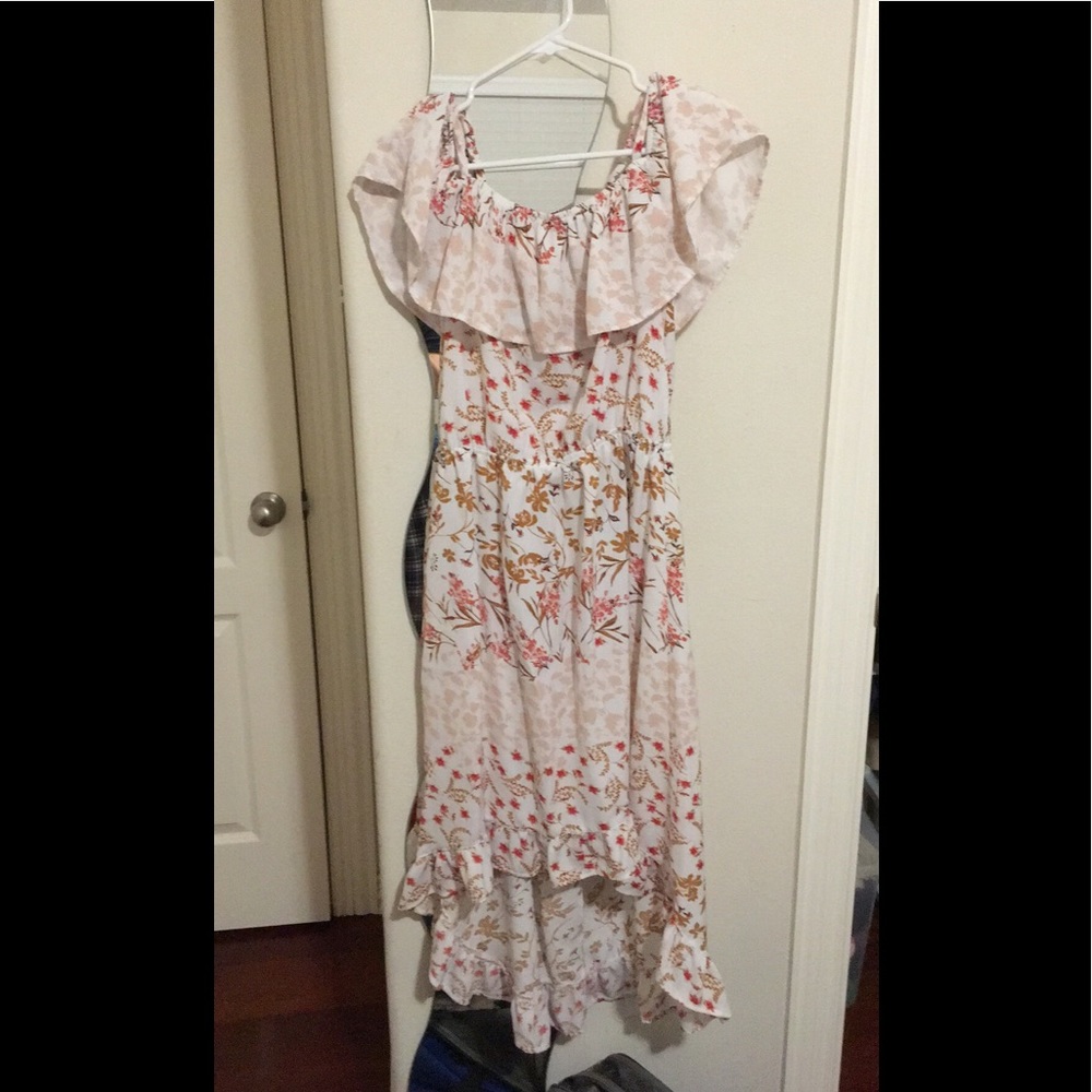 Super cute pink and floral dress!